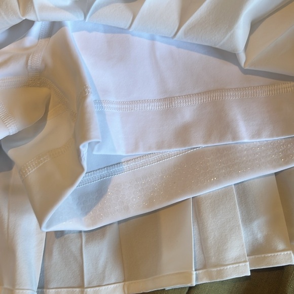 🚨SOLD🚨[NWOT] LULULEMON "High-Rise Pleated Tennis Skirt" in White: Sz 10 - Picture 13 of 13